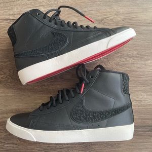 Nike Blazer Mid Rebel Sneakers